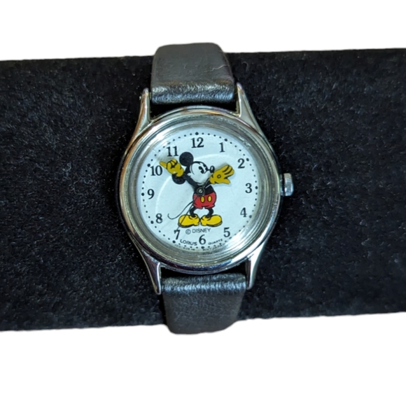 Disney Accessories - Vintage Disney Mickey Lorus Watch